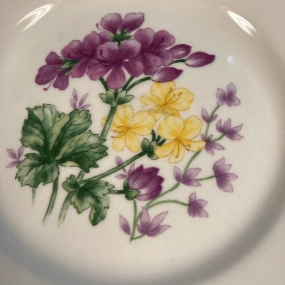 Thompson Pottery Vintage “Floral Garden” plate - Picture 2 of 6